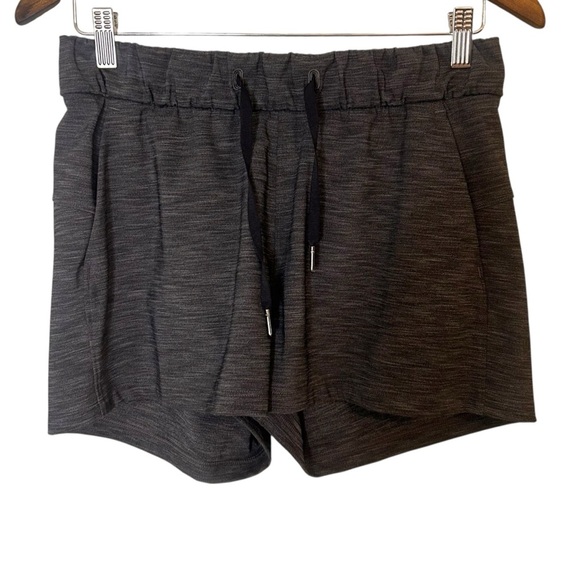 Lululemon On The Fly Short (3") Heathered Black Luxtreme- Size 6 - Picture 3 of 12